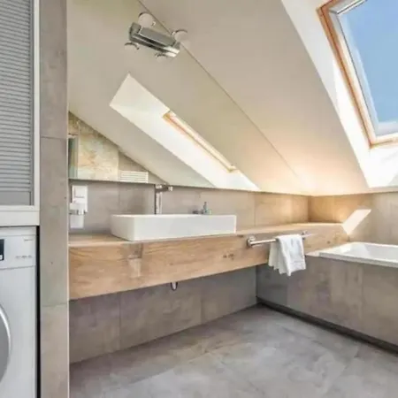 Apartment Close-golden - Cozy And Bright - Great Location &swietej Barbary *